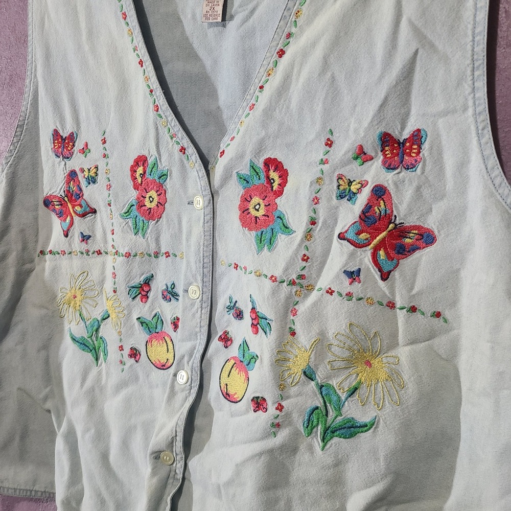 Vtg 90s Karen Scott II‎ Womens Vest Blue Denim Butterfly Floral Embroidery 2X - Picture 2 of 4